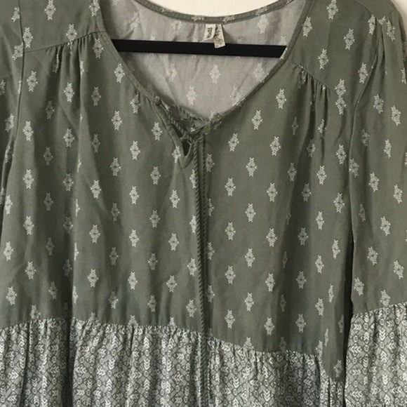Mudd Bohemian Bell Sleeve Top Tie Front Size XXS - Picture 7 of 8